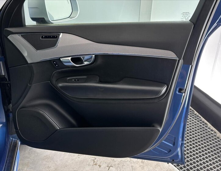 Volvo XC90 SUV / Terénní 2,0 l 173 kw