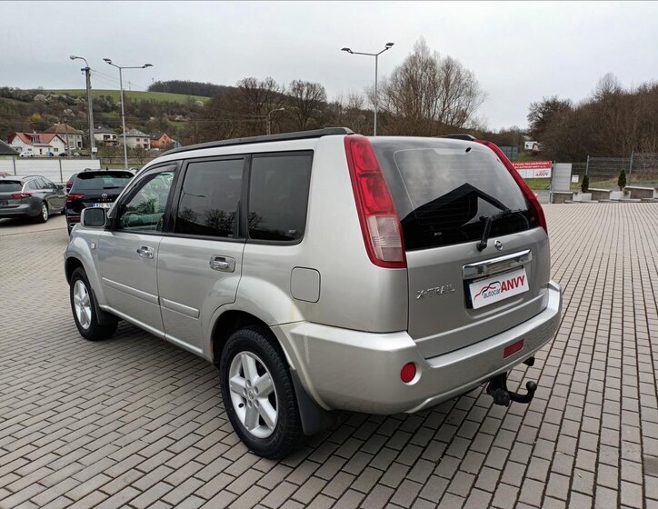 Nissan X-Trail SUV / Terénní 2,5 l 121 kw