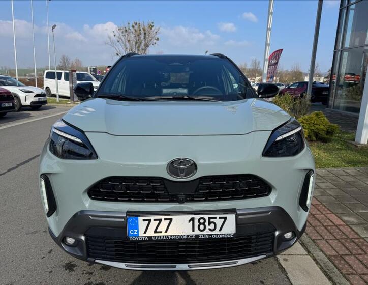 Toyota Yaris Cross 8