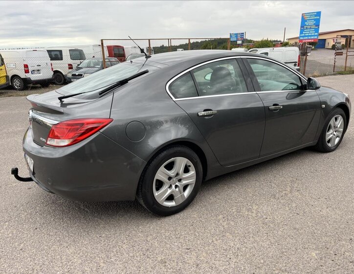 Opel Insignia Liftback 2,0 l 96 kw