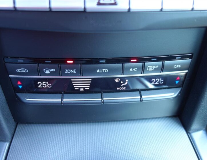Mercedes-Benz Třídy E Sedan / Limuzína 2,1 l 125 kw
