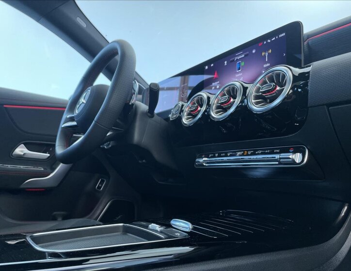 Mercedes-Benz CLA Kupé 1,3 l 120 kw