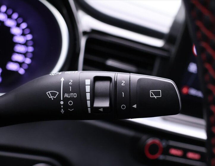 KIA Ceed Hatchback 1,6 l 150 kw