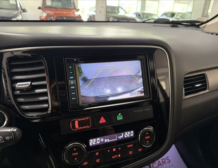 Mitsubishi Outlander SUV / Terénní 2,3 l 110 kw