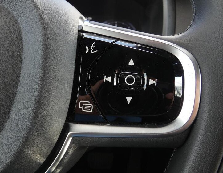 Volvo S90 Sedan / Limuzína 2,0 l 173 kw