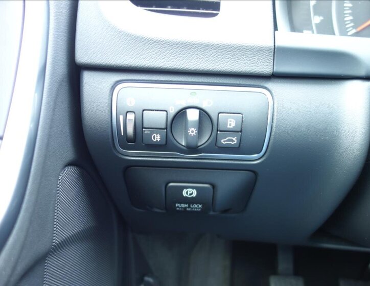 Volvo V60 Kombi 2,0 l 133 kw