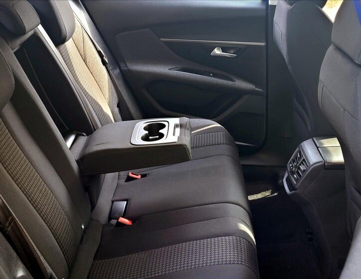 Peugeot 3008 SUV / Terénní 1,5 l 96 kw