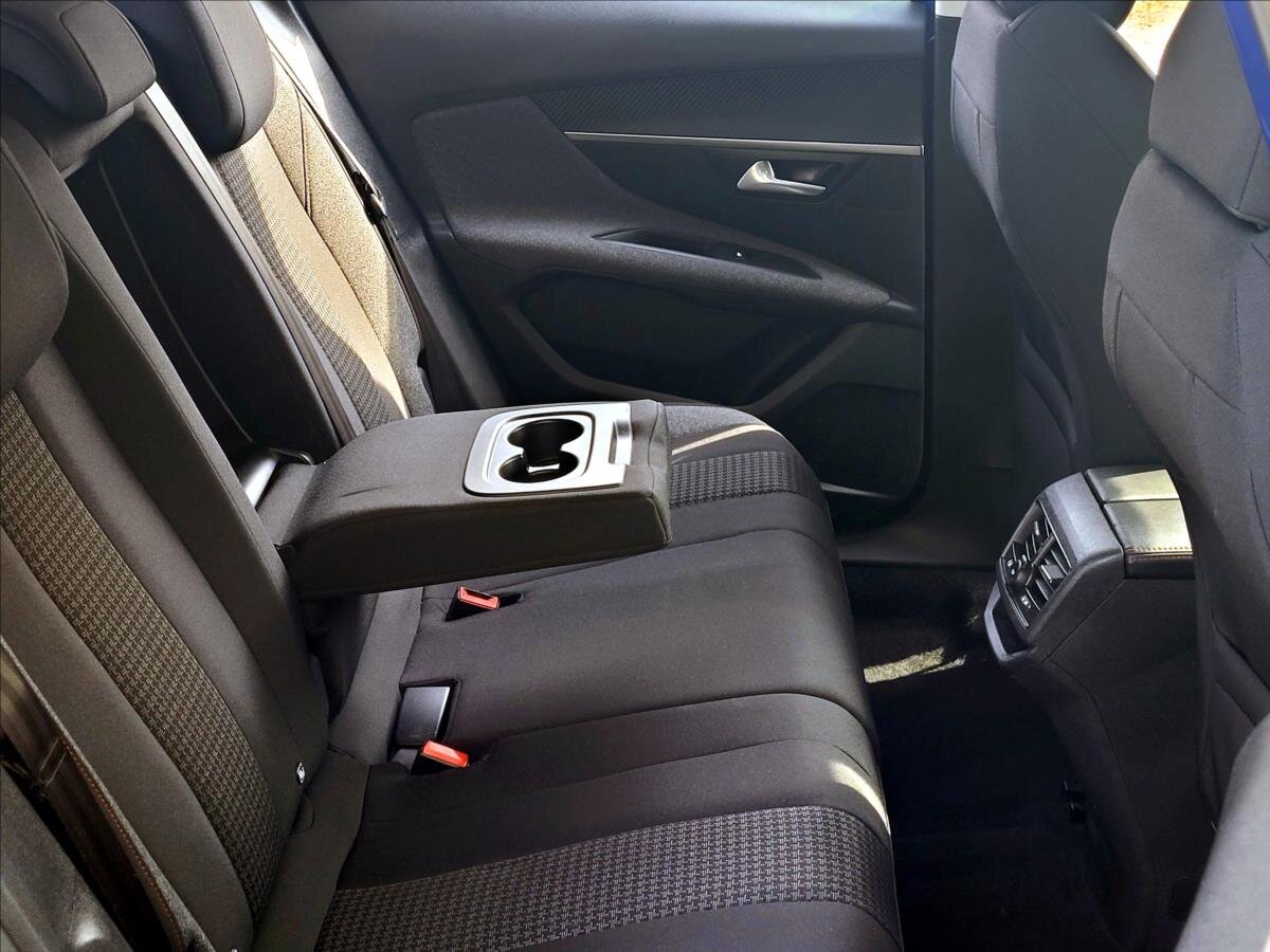 Peugeot 3008 SUV / Terénní 1,5 l 96 kw