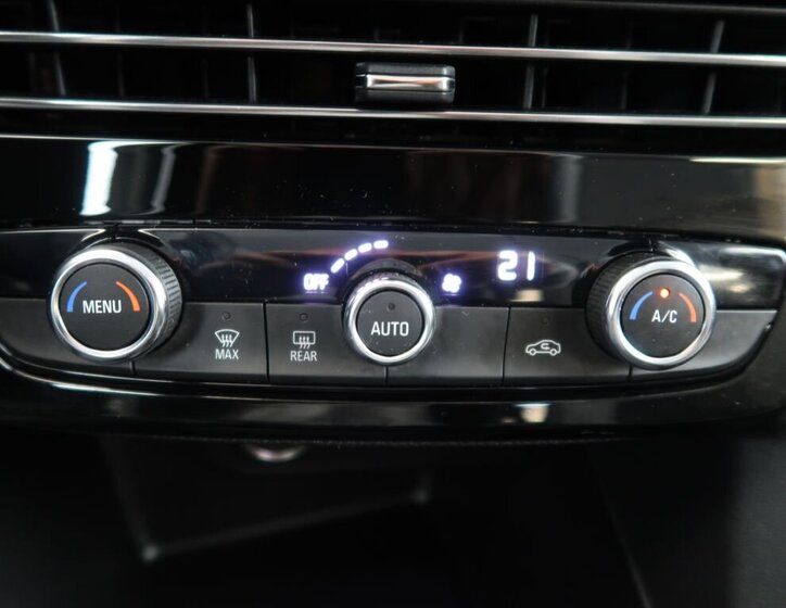 Opel Mokka SUV / Terénní 1,2 l 100 kw