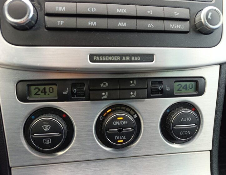 Volkswagen Passat Sedan / Limuzína 2,0 l 103 kw