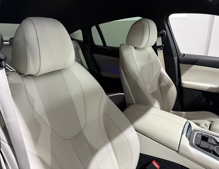 BMW X6 Sedan / Limuzína 3,0 l 250 kw