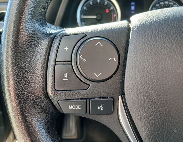 Toyota Corolla Sedan / Limuzína 1,6 l 97 kw