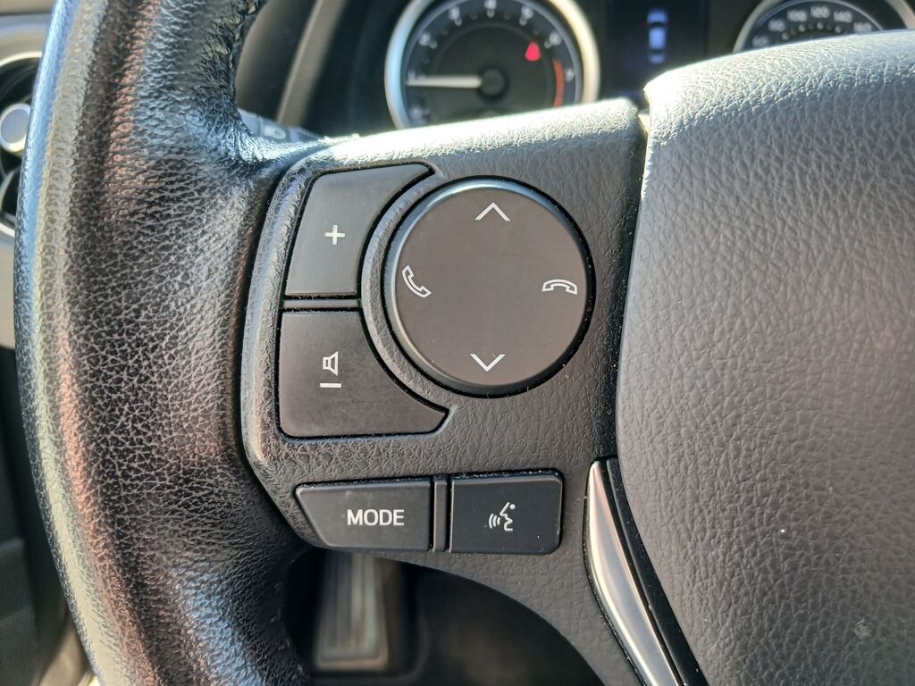 Toyota Corolla Sedan / Limuzína 1,6 l 97 kw