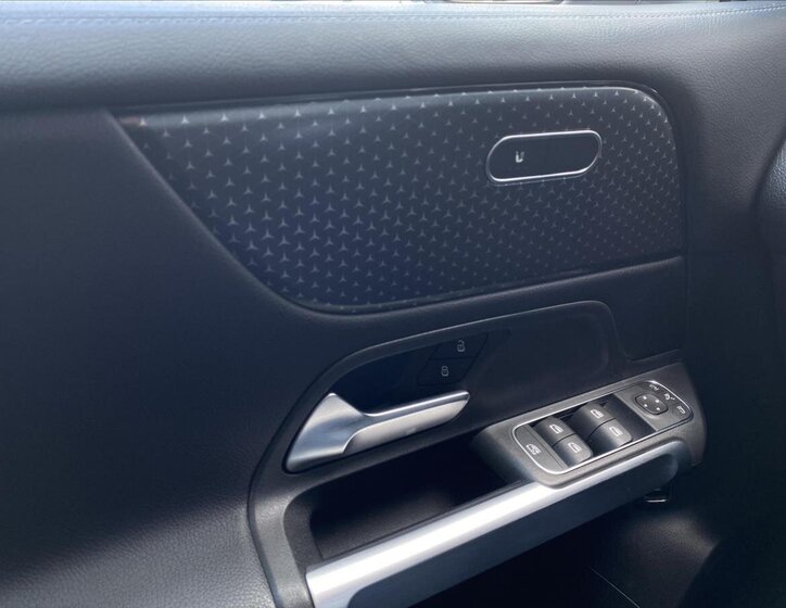 Mercedes-Benz GLB 18