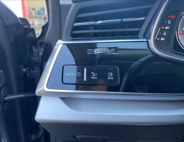 Audi Q8 SUV / Terénní 3,0 l 250 kw