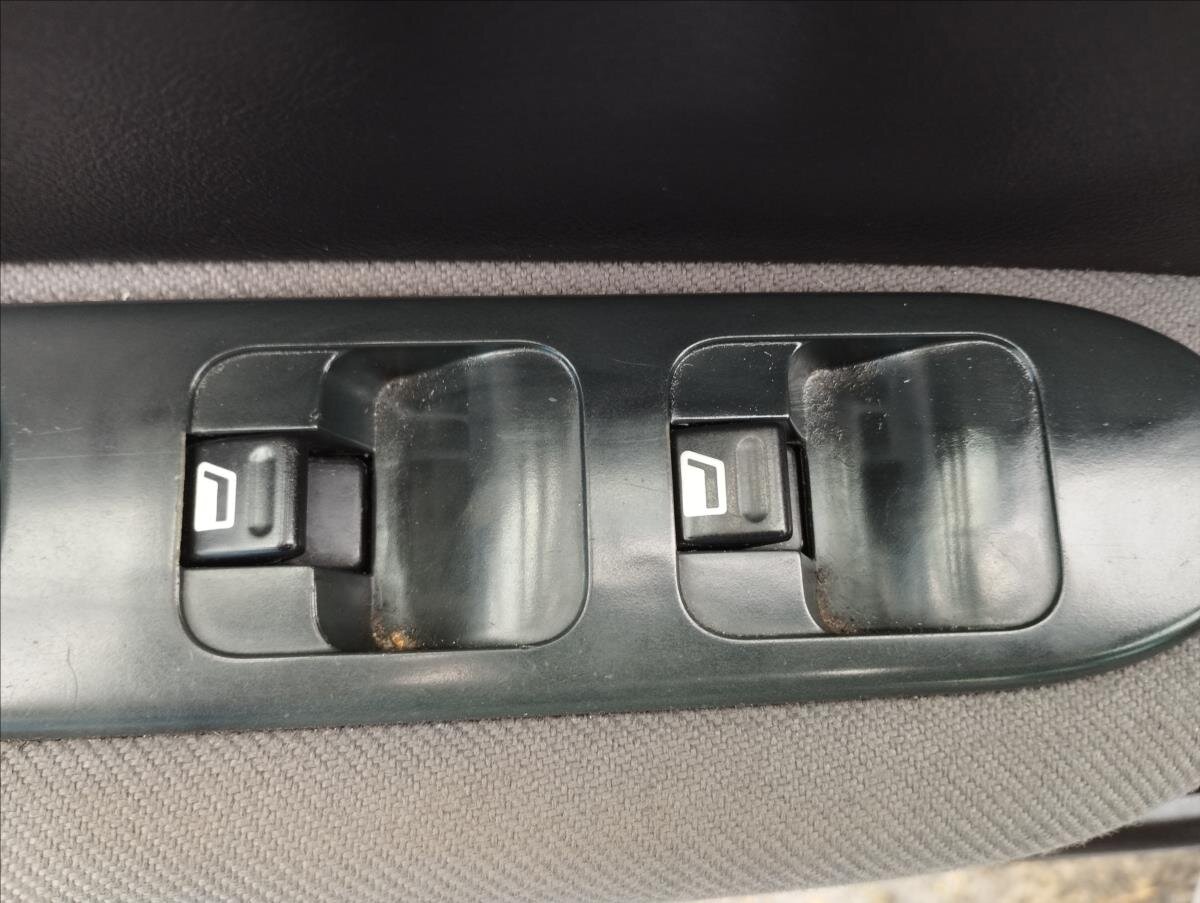 Peugeot 307 Hatchback 1,4 l 55 kw