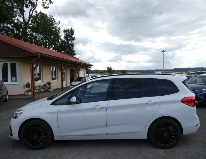 BMW Řada 2 6
