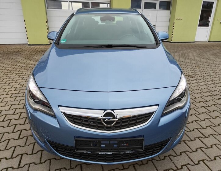 Opel Astra 8