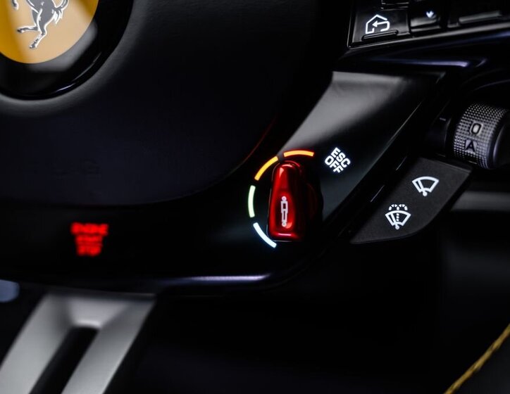 Ferrari Ostatní SUV / Terénní 6,5 l 529 kw