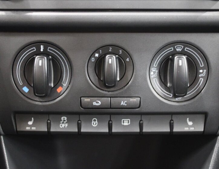 Škoda Rapid Sedan / Limuzína 1,2 l 77 kw