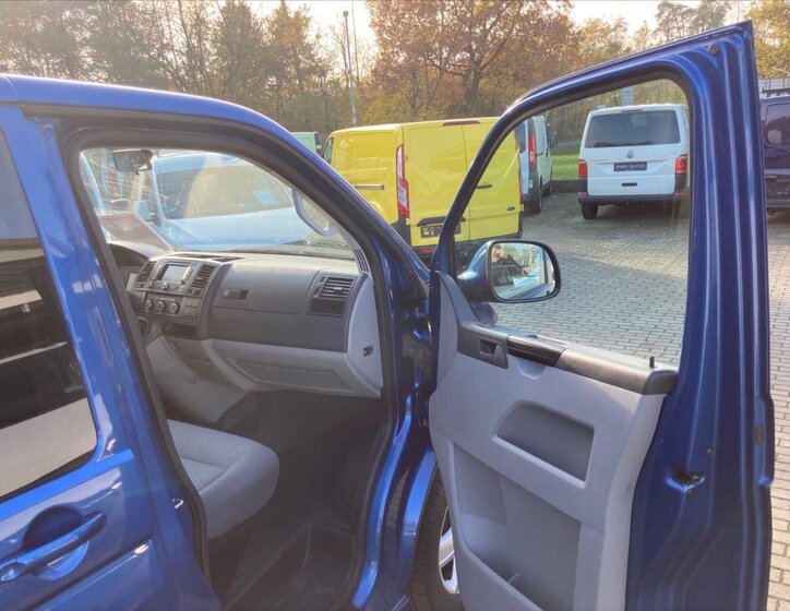 Volkswagen Caravelle 26