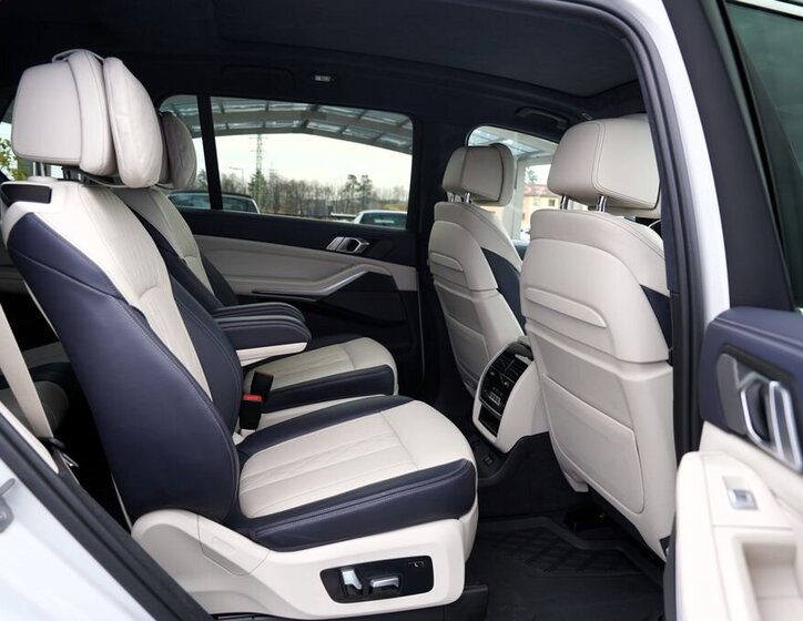 BMW X7 SUV / Terénní 3,0 l 250 kw