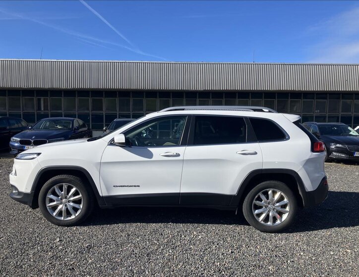 Jeep Cherokee SUV 2,2 l 147 kw