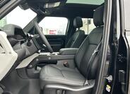 Land Rover Defender 8