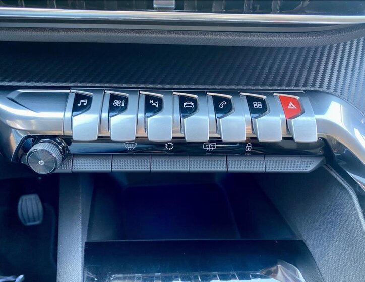 Peugeot 3008 SUV 1,2 l 96 kw