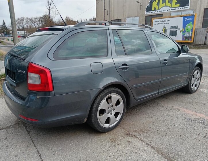 Škoda Octavia Kombi 2,0 l 103 kw
