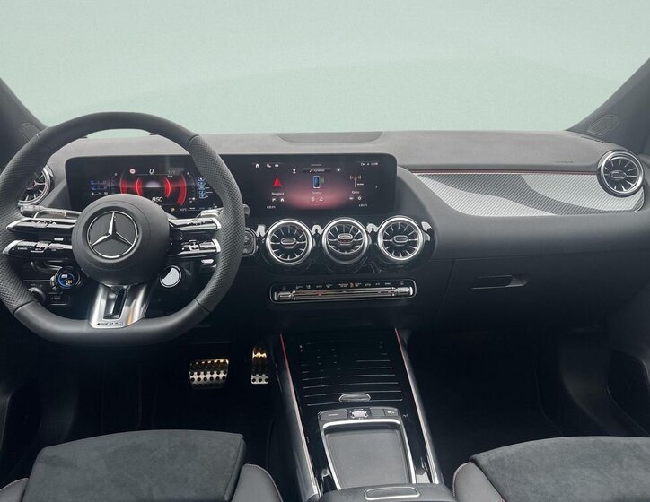 Mercedes-Benz GLA SUV / Terénní 2,0 l 235 kw