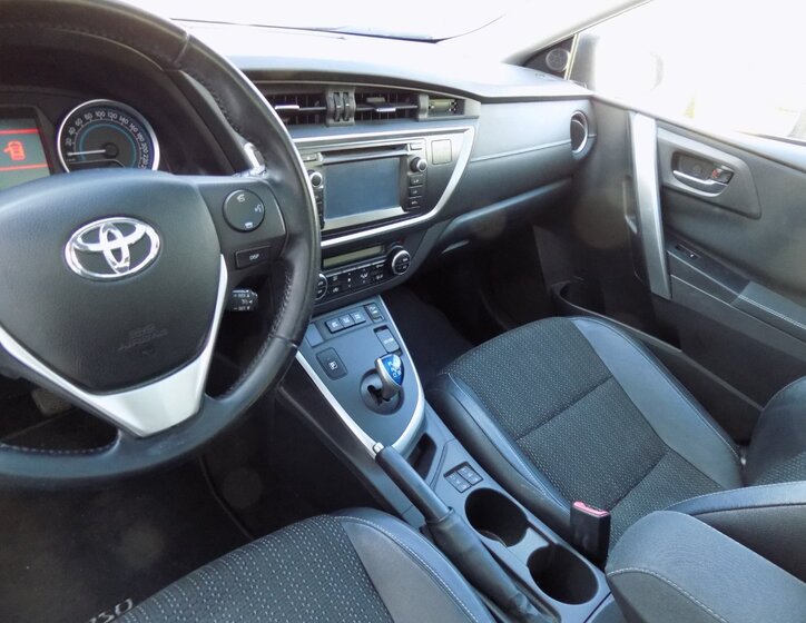 Toyota Auris Hatchback 1,8 l 73 kw