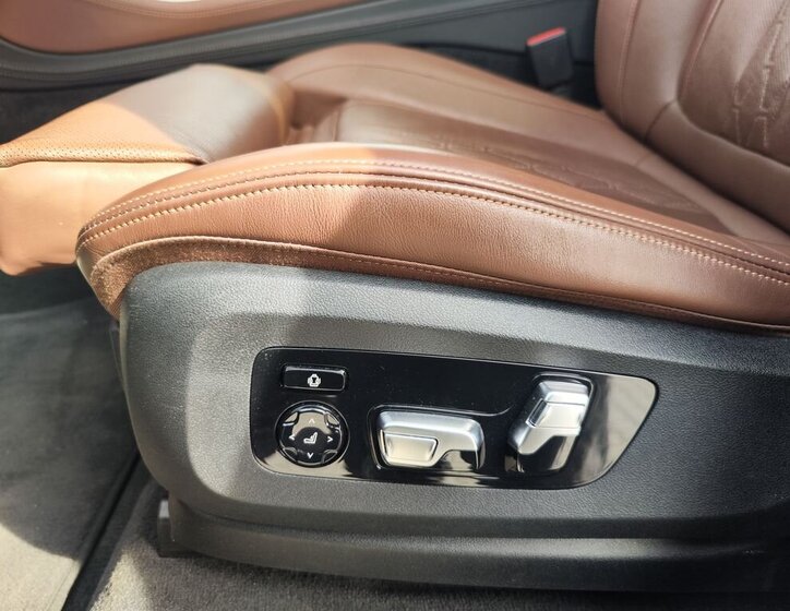 BMW X5 SUV / Terénní 3,0 l 250 kw