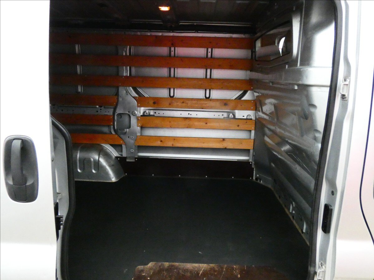 Opel Vivaro Skříň 2,0 l 66 kw