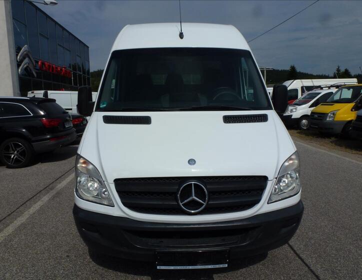 Mercedes-Benz Sprinter 4