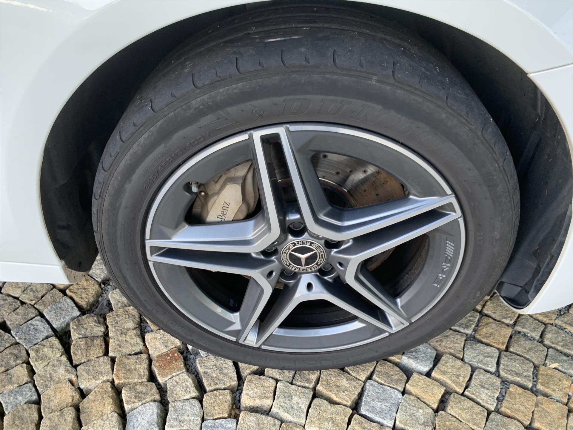 Mercedes-Benz Třídy E Kombi 2,0 l 143 kw