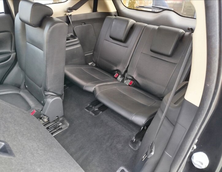 Mitsubishi Outlander SUV 2,3 l 110 kw