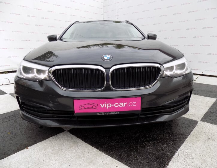 BMW Řada 5 Kombi 3,0 l 195 kw