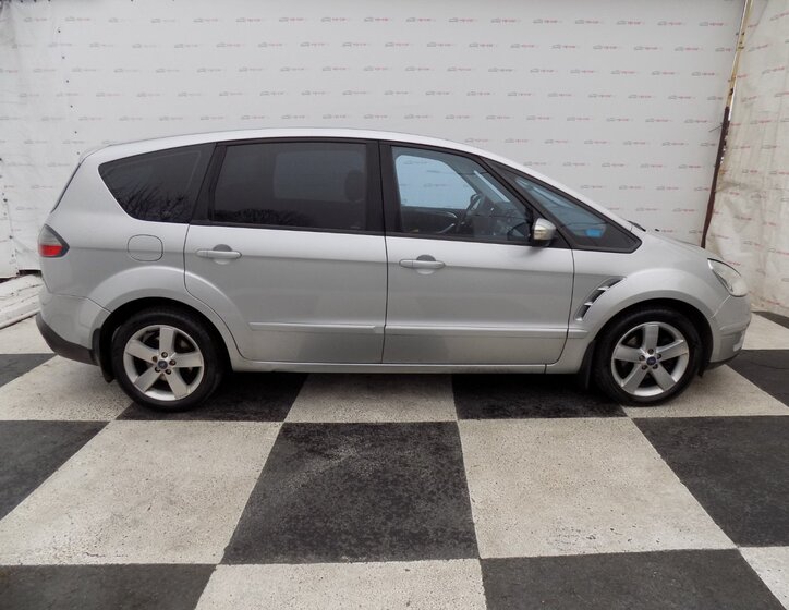 Ford S-MAX 6