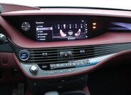 Lexus LS 500h Sedan / Limuzína 3,5 l 220 kw