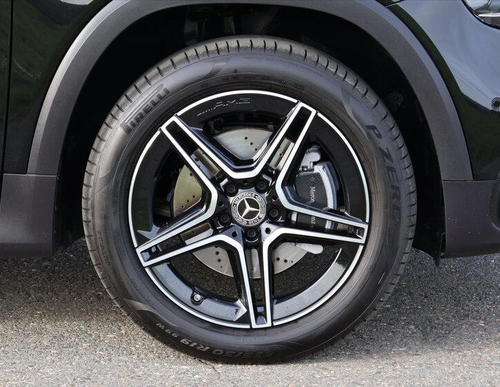 Mercedes-Benz GLB 42