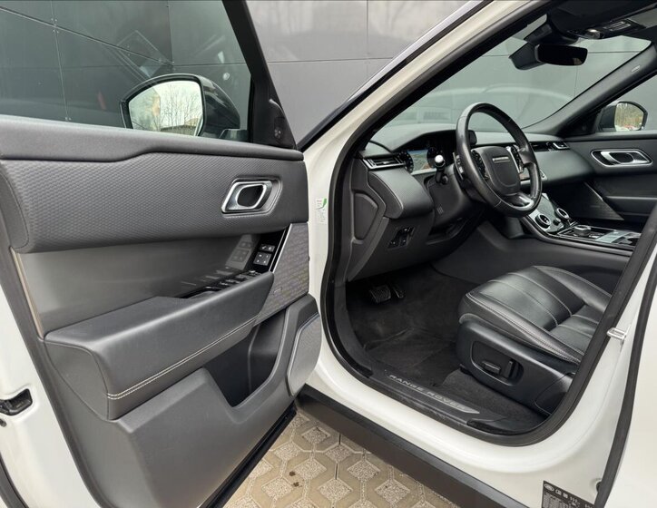 Land Rover Range Rover Velar SUV / Terénní 2,0 l 177 kw