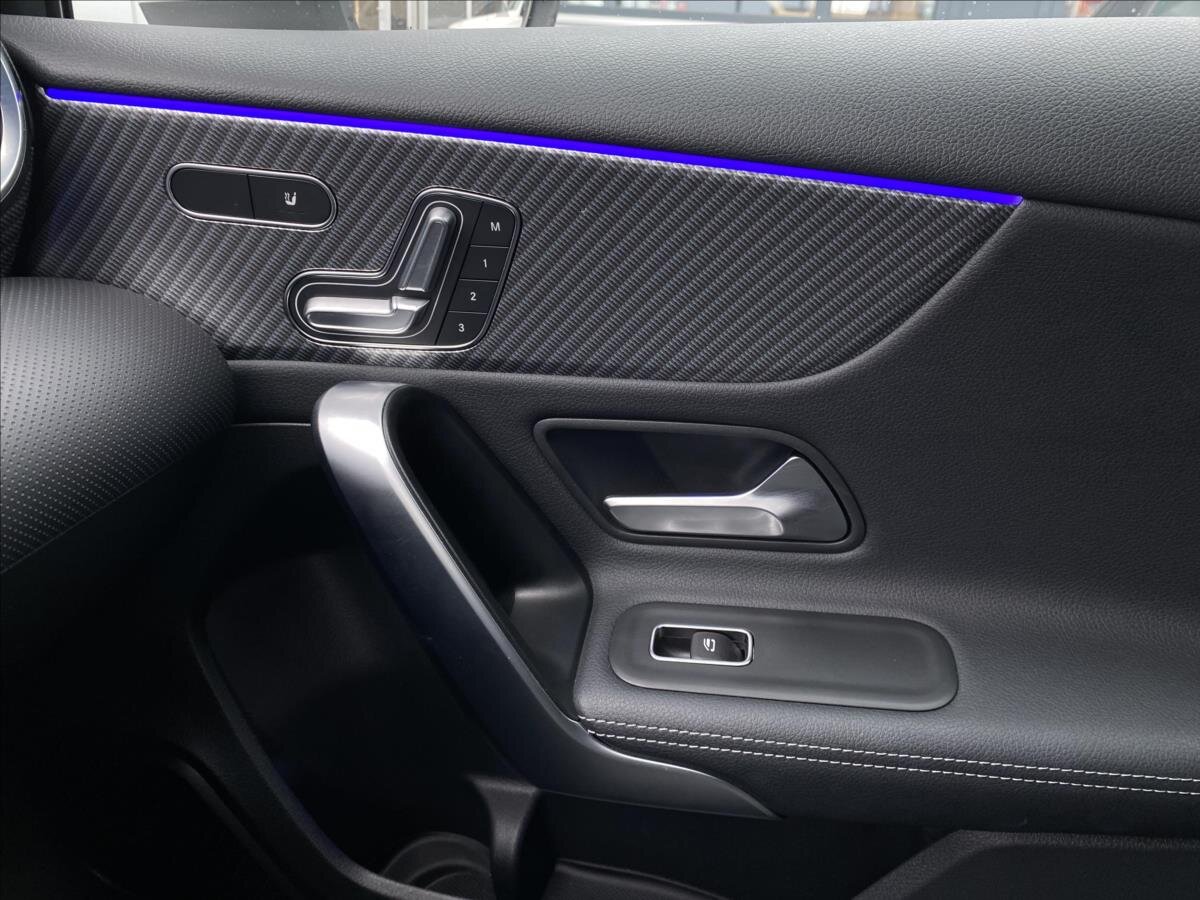 Mercedes-Benz Třídy A Sedan / Limuzína 1,3 l 100 kw