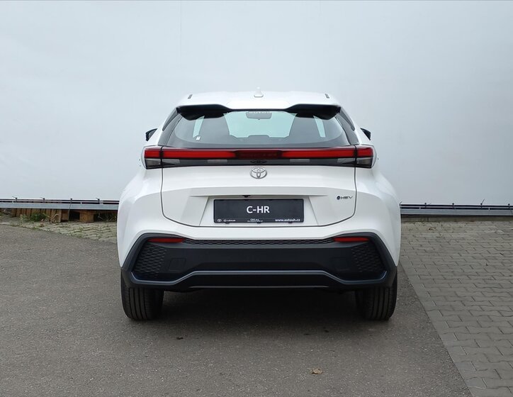 Toyota C-HR CUV / Crossover 1,8 l 72 kw
