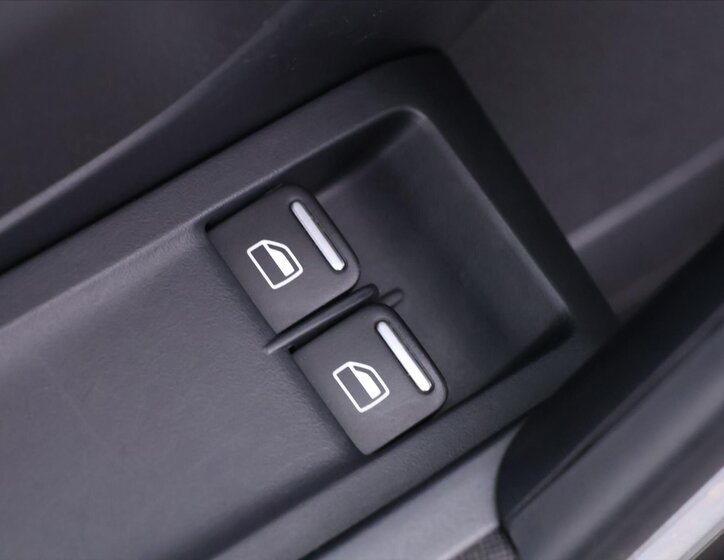 Volkswagen Beetle Hatchback 1,2 l 77 kw