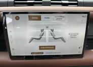 Land Rover Defender 28