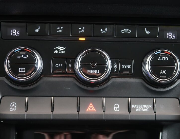 Škoda Karoq Kombi 999,0 85 kw