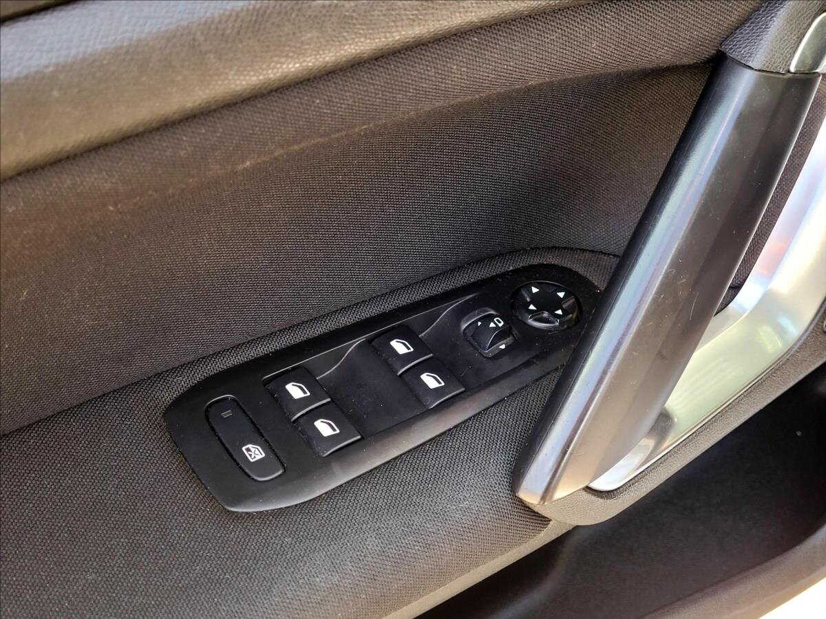 Peugeot 308 Kombi 1,2 l 96 kw