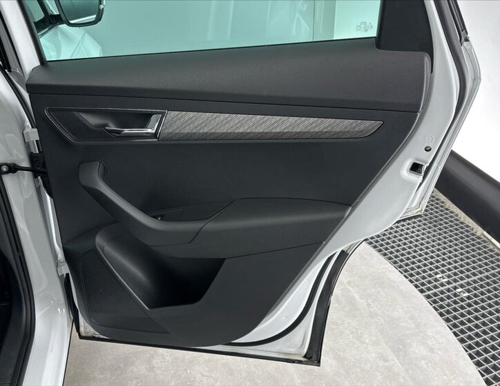 Škoda Karoq SUV / Terénní 1,5 l 110 kw