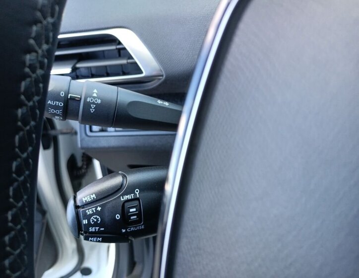 Peugeot 3008 SUV / Terénní 1,6 l 88 kw